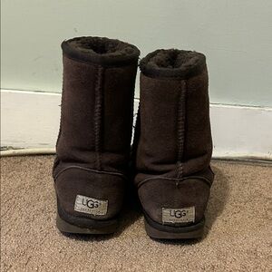 UGG Kids Short Shearling-Lined Boots in Brown